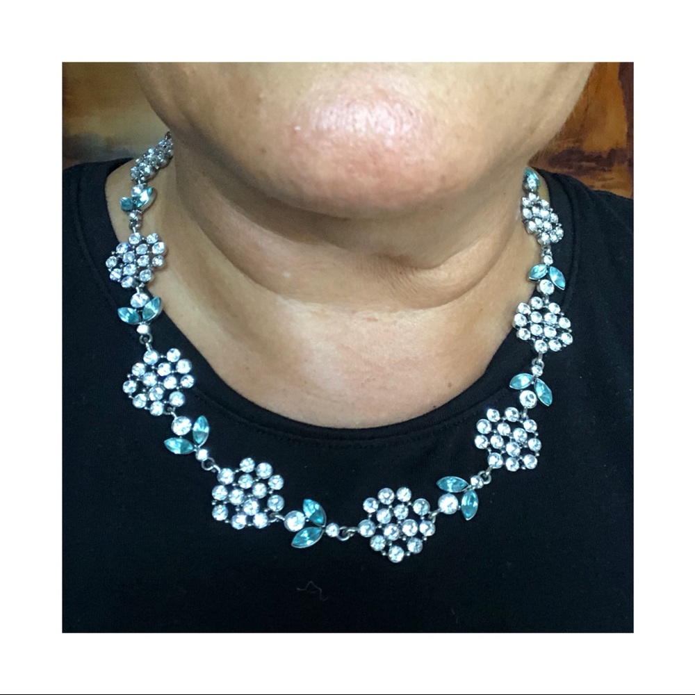Flower Rhinestone Necklace - Picture 4 of 4